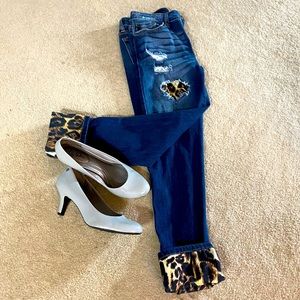 KamCan Distressed Jeans size 9